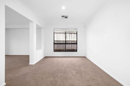 3 Redden Drive, Kellyville NSW 2155 - House For Rent | Domain - Photo 2