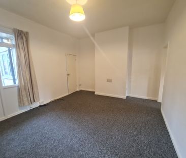 2 Bedroom Flat - Photo 6