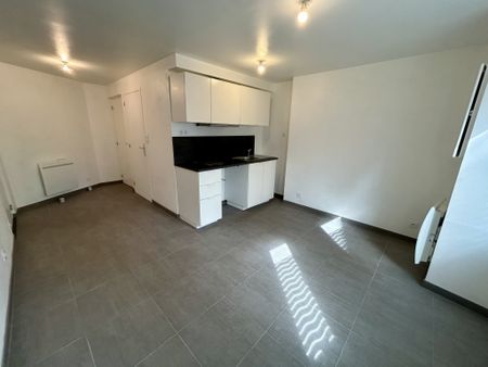 Location Appartement 1 pièce 21m² GUER 56380 - Photo 3