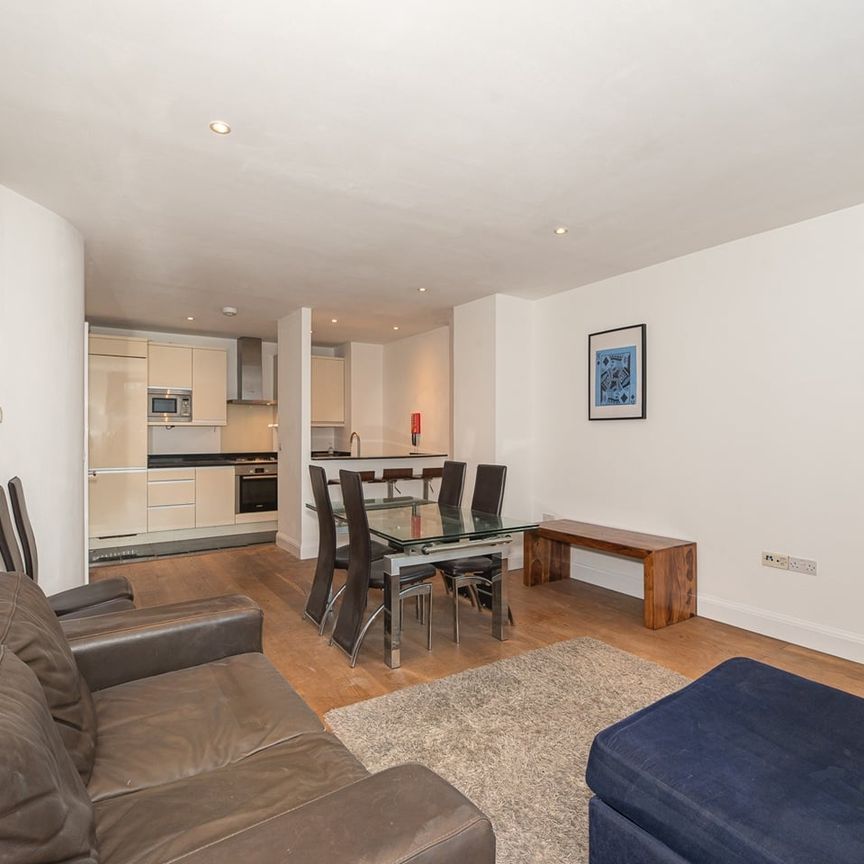 2 Bed Flat, Bondway, SW8 - Photo 1