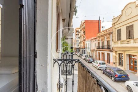 Valencia - Photo 2
