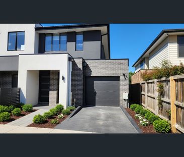 24 Kambrook Road, Caulfield North, Vic 3161 - Photo 3