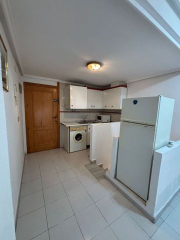 Alquiler de piso en Calle Bergantin - Photo 2