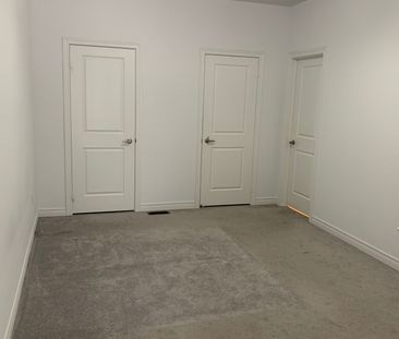 For Lease - 4 Haymarket Drive, Brampton, Ontario - Photo 2