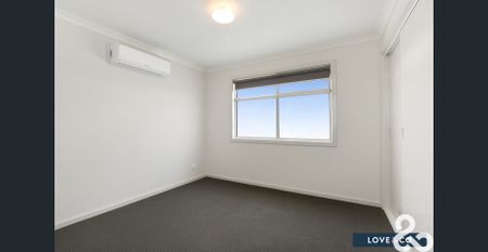 PRESTIGE, STYLE AND SUNFILLED COURTYARD - Photo 4