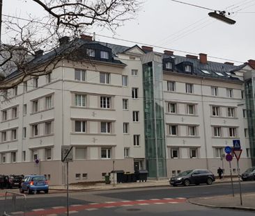 Zentral gelegene 2 Raumwohnung mit Lift im 1. Stock - Photo 1