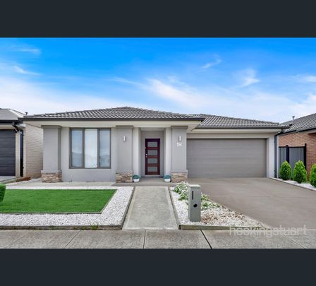 7 Aherlow Road, Beveridge, Vic 3753 - Photo 1