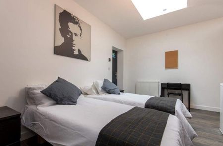 4 bedroom flat share to rent - Photo 2