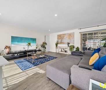 Spacious Family Living in a Prime Cranbourne West Location - Photo 2