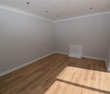 2 bedroom private hall to rent - Photo 6