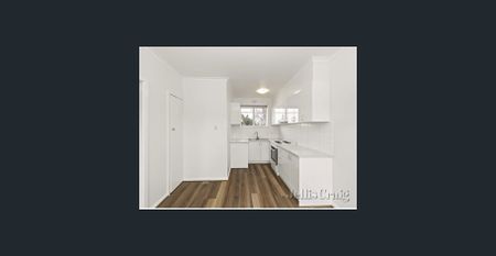 Light and Bright - Photo 4