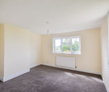 3 bedroom semi detached property to rent, - Photo 6