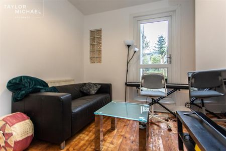 4 bedroom terraced house to rent - Photo 4