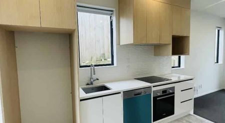 5/1 Sylvan Crescent , Te Atatu South - Photo 4