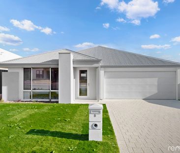 BEAUTIFUL FAMILY HOME - Photo 5