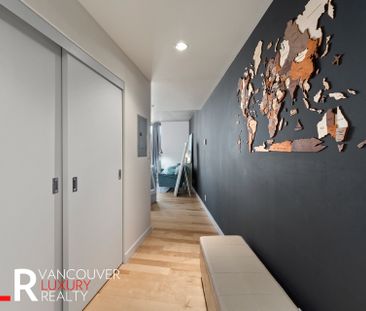 Condo in Downtown Vancouver, BC - Photo 5