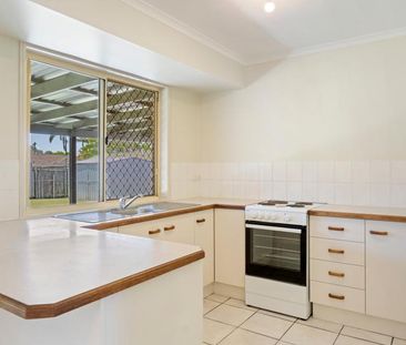 Stunning 4-Bedroom Family Home in Crestmead - Photo 6