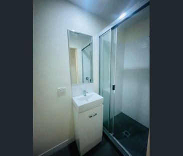 ***FULLY FURNISHED 2 BEDROOM APARTMENT*** - Photo 5