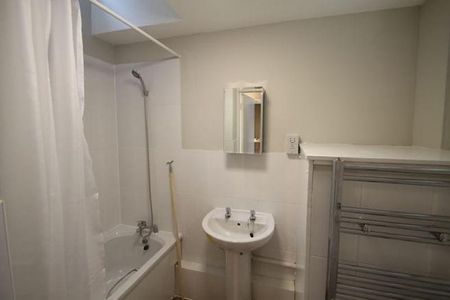 Douglas Court, .369 Hartsbourne Road, Earley,RG6 - Photo 5