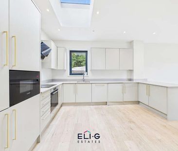 Albert Road, NW7 - Photo 2
