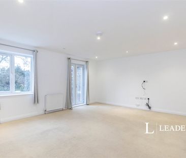 5 bedroom house to rent Hersham Road, Hersham, Walton-on-Thames, KT12 - Photo 1