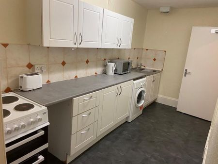 1 bedroom flat to rent - Photo 4