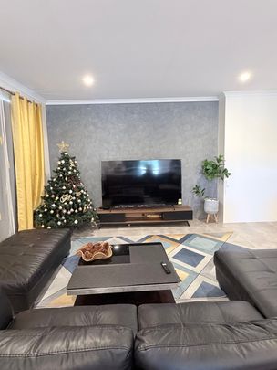 Ellenbrook - Photo 1