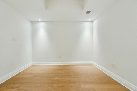 2 Forest Hill Rd 414, ON, CA, Toronto - Photo 4