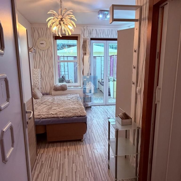 Pronájem bytu 1+kk 28 m2 - Photo 1