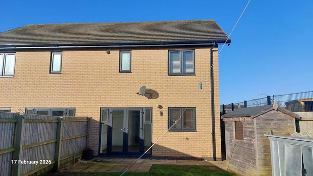 3 bedroom semi-detached house to rent - Photo 1