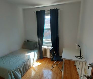 Chambre à Louer Dans Un Beau 6 1/2 - Photo 2