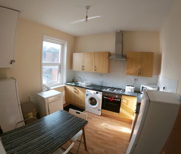 Room in a Shared Flat, Cricklewood Broadway, NW2 - Photo 1