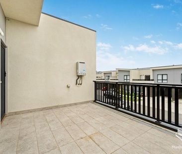 Near New Modern Family Living - Photo 5