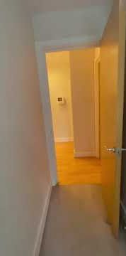 2 Bed Flat, St Davids Square, E14 - Photo 2