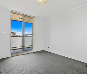 Spacious Apartment with Sun-Filled Living & Alfresco Entertaining - Photo 5