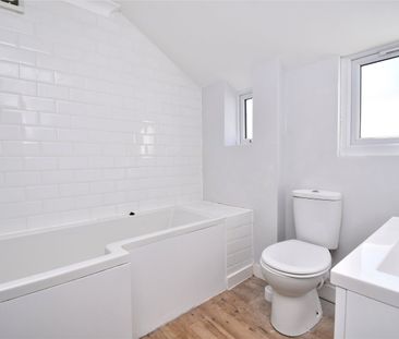 House Share to rent - Cambridge Road, Rochester, ME2 - Photo 5