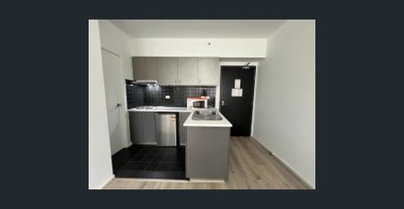 Fully Furnished 2 Bedrooms Apartment – Newly Renovated - Photo 2