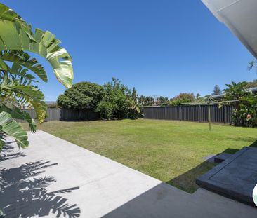 14 Tirranna Street, Blacksmiths NSW 2281 - House For Rent | Domain - Photo 1