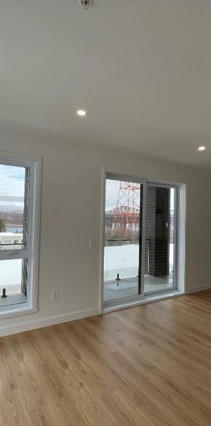 magnifique 5 1/2 neuf vue sur le fleuve - Photo 1