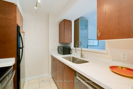 18 Beverley Street #327 - Photo 2
