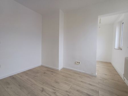 Sanierte 2-Zimmer-Wohnung mit Balkon - Foto 3