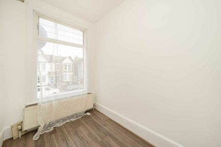 Warwick Road, New Southgate, N11 - Photo 4