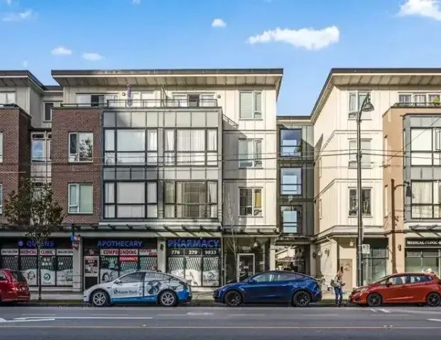 1-Bedroom Condo with Den & parking -sunlit and ready to move in. | 2239 Kingsway, Vancouver - Photo 1