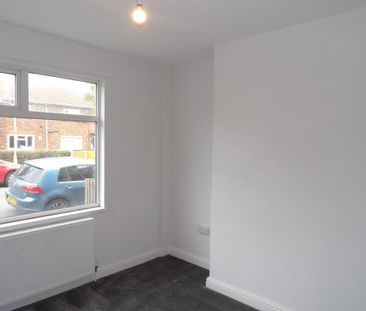 2 bedroom semi-detached house to rent - Photo 5