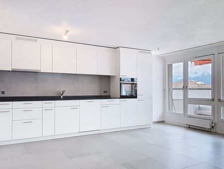 Bel appartement lumineux de 3.5 pièces rénové au 4ème étage avec ascenseur - Photo 2