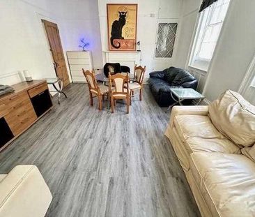 6 bedroom house to rent - Photo 1