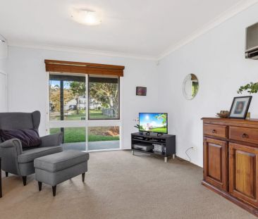 15 Neridah Avenue, Mount Colah. - Photo 4