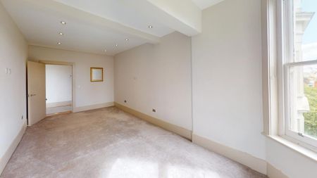 3 bedroom flat to rent - Photo 2