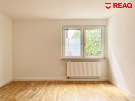 Modernisierte 3-Zimmer-Wohnung mit attraktivem Grundriss und Balkon in der Nähe der RÜ! - Foto 1