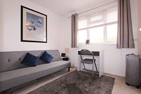 2 bedroom terraced house to rent - Photo 3